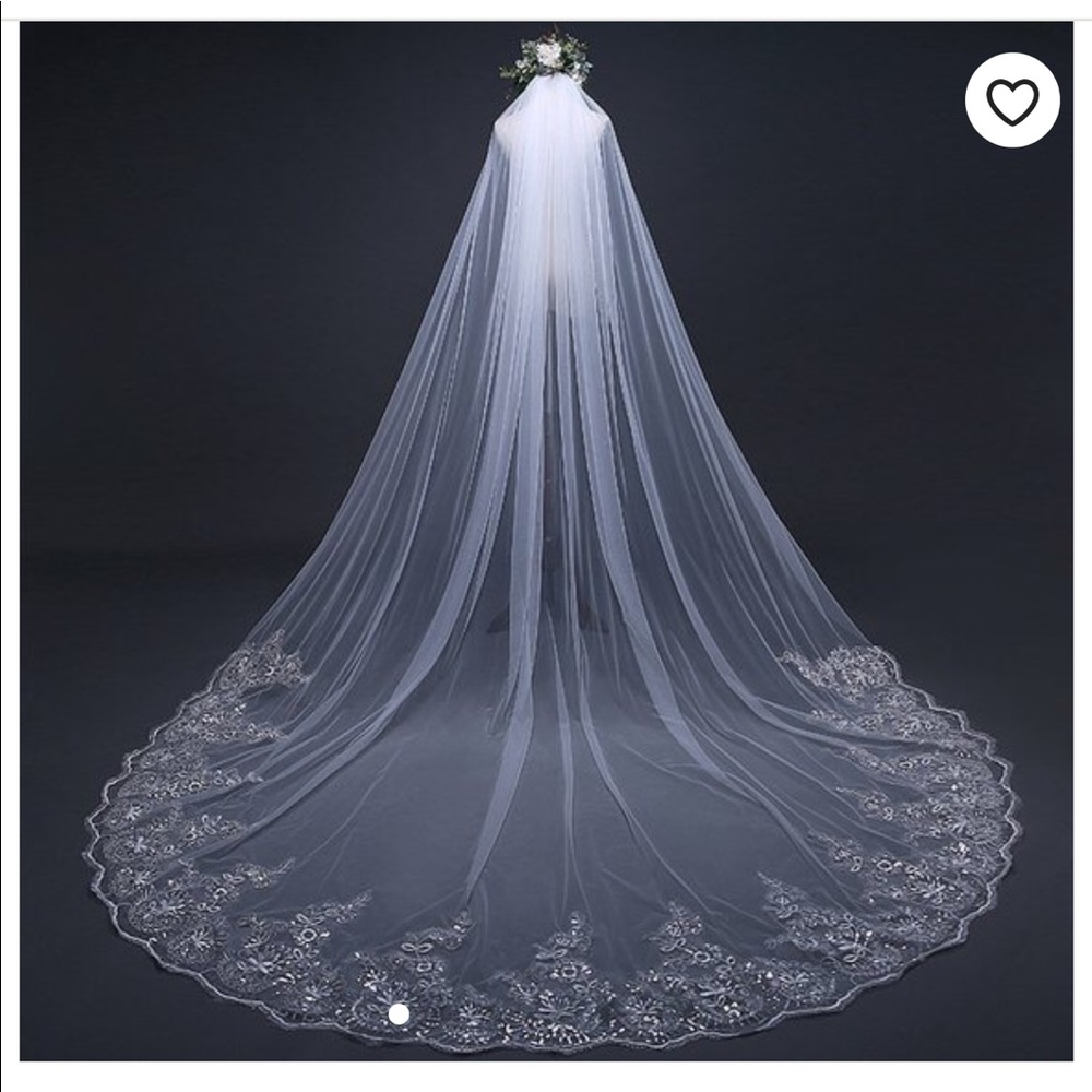 Cathedral Ivory Veil - Never Worn